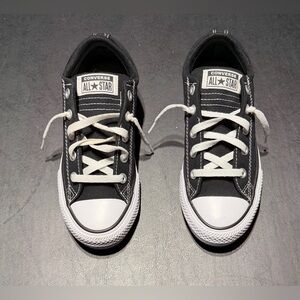 Girls Size 3 1/2 Converse All Star Tennis Shoes Brand New